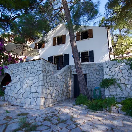 Ferienhaus Avelina *